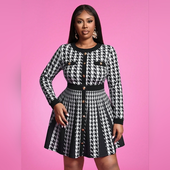 Houndstooth Print Button Front Dress - Picture 5 of 11